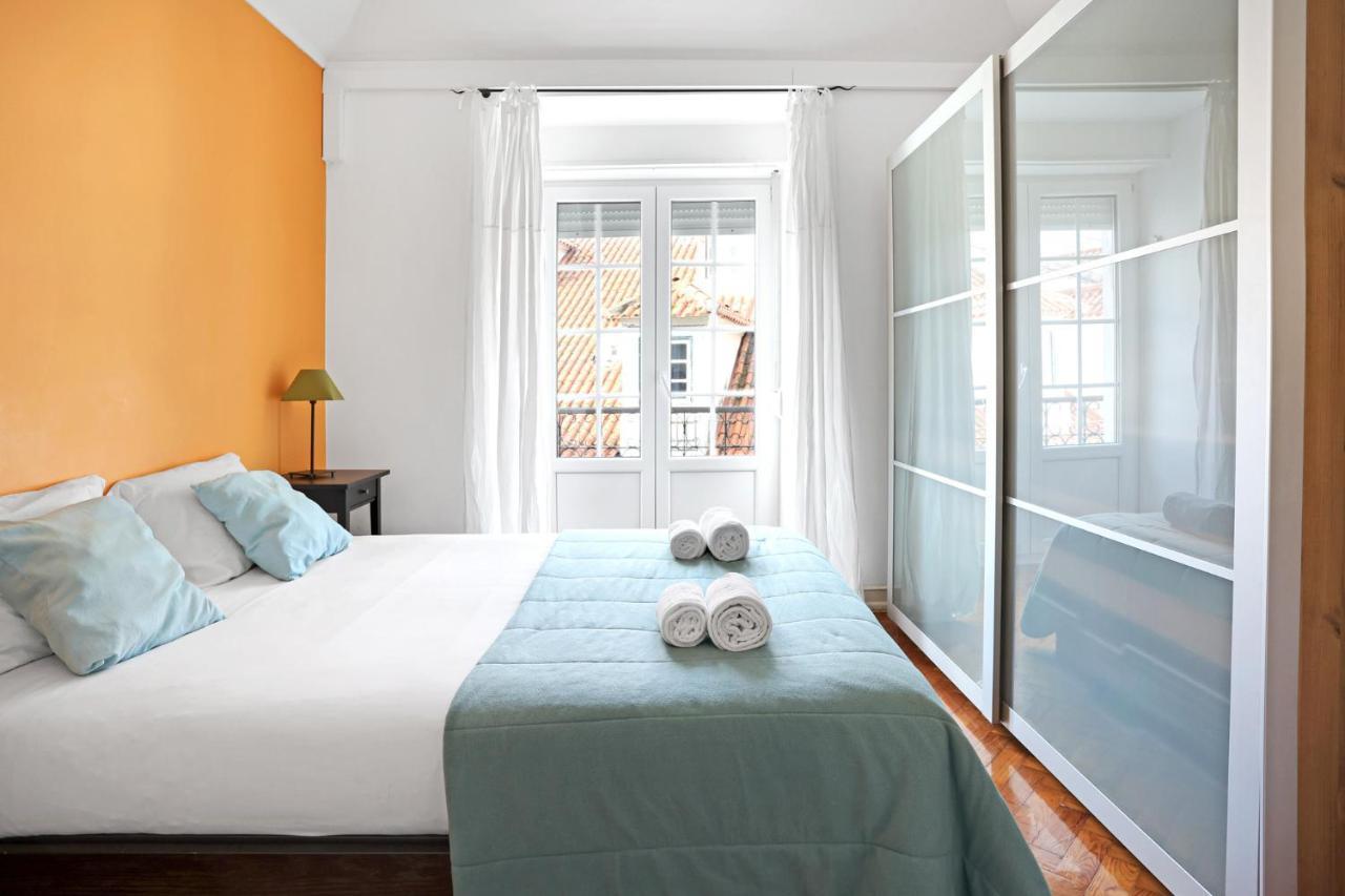 Castelo Apartment - Beautiful Balcony View Lisbon Luaran gambar