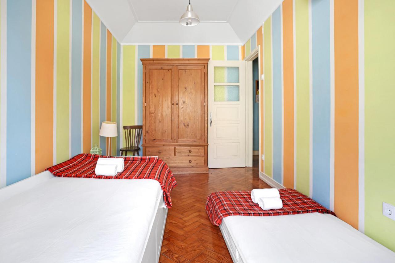 Castelo Apartment - Beautiful Balcony View Lisbon Luaran gambar