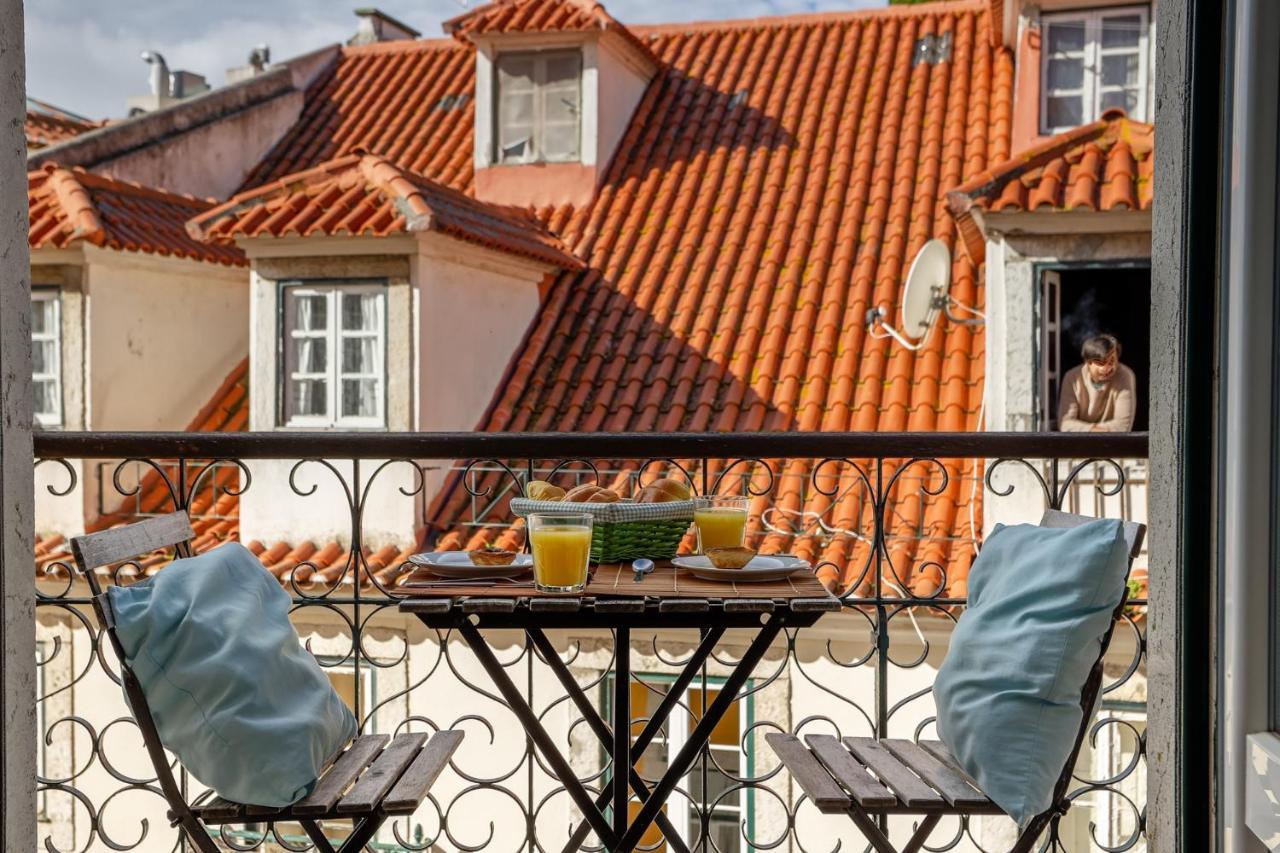 Castelo Apartment - Beautiful Balcony View Lisbon Luaran gambar